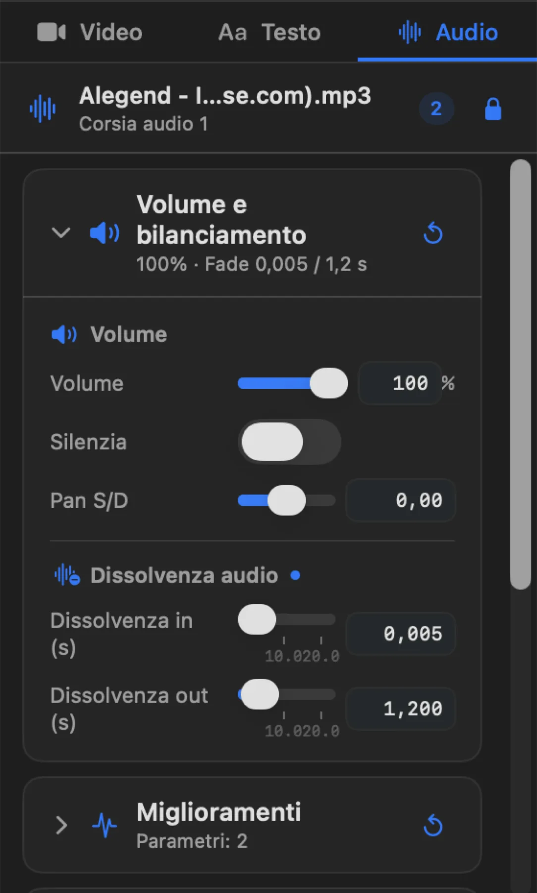 La card Volume e bilanciamento riunisce gain, pan e dissolvenze.